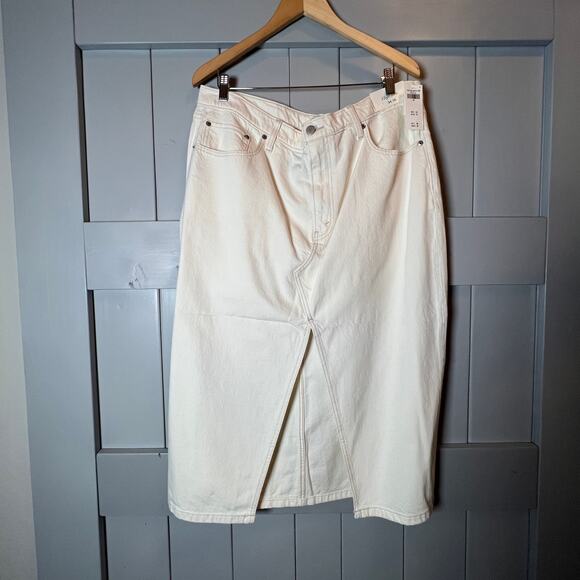 Abercrombie & Fitch Dresses & Skirts - Abercrombie & Fitch High Waist Cream Denim Slit Front Skirt Size 34 NEW